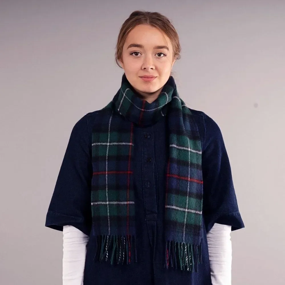 LOCHCARRON OF SCOTLAND BAILEY MACKENZIE MODERN LARGE LAMBSWOOL SCARF